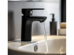 Aica columna de duchas en cromado y grifos de cocina en negro mate