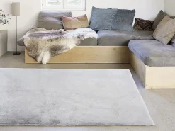 OZAIA Alfombra shaggy efecto piel BUNNY - 100% poliéster - 150 x 200 cm - Gris