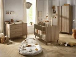 Clearance Armario de 2 puertas con detalle de imitación de madera texturizada y patas de madera Muebles Niño