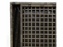 Baúl de almacenaje y azul marino con cojines de ratán y tela