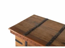 Sale Baúl fabricado en madera reciclada con apertura superior y herrajes Baúl Y Arcón