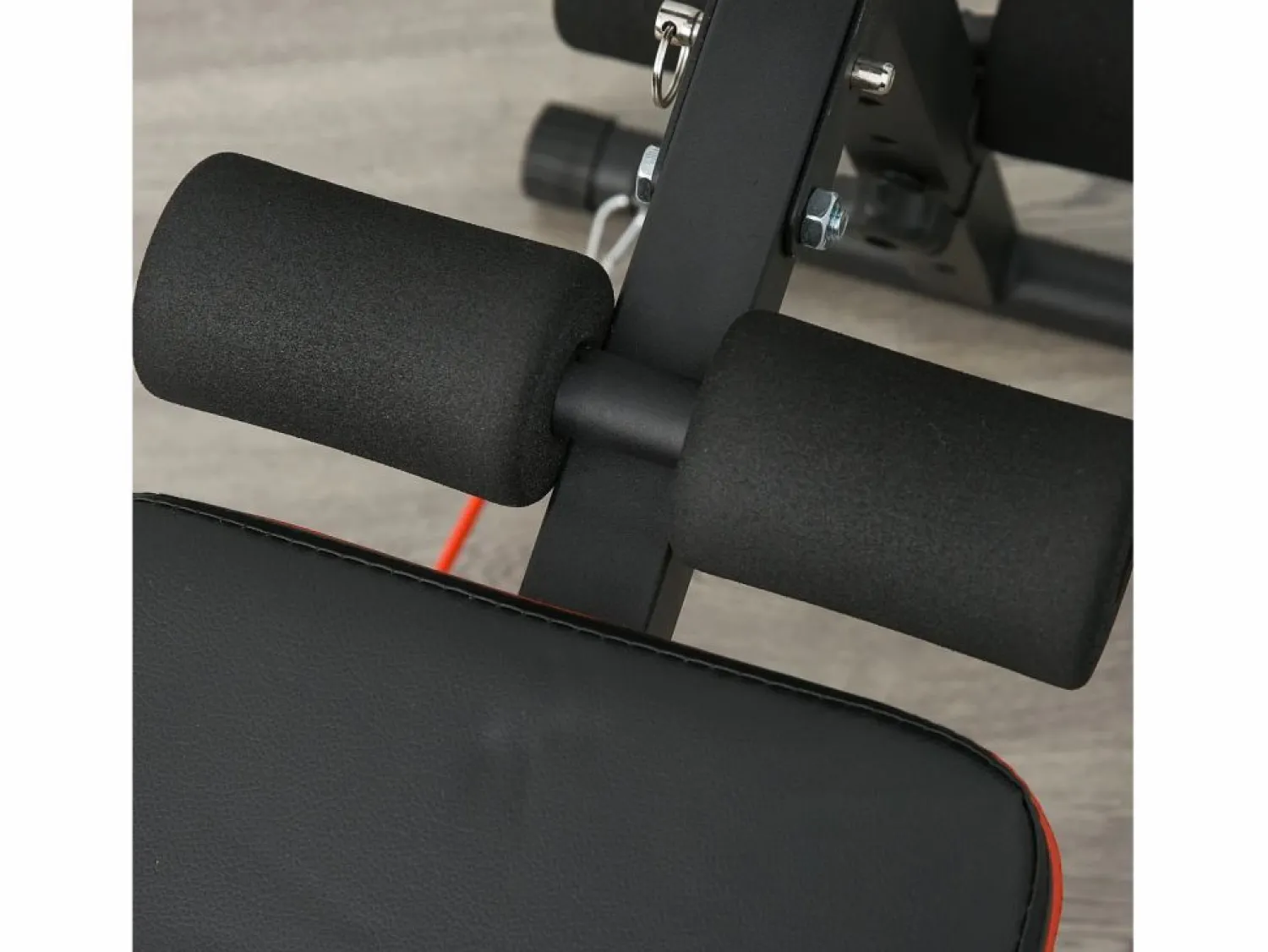 Banco de abdominales ajustable y plegable, multifuncional con cuerdas, de acero, y rojo (137 x 51 x 66 cm)