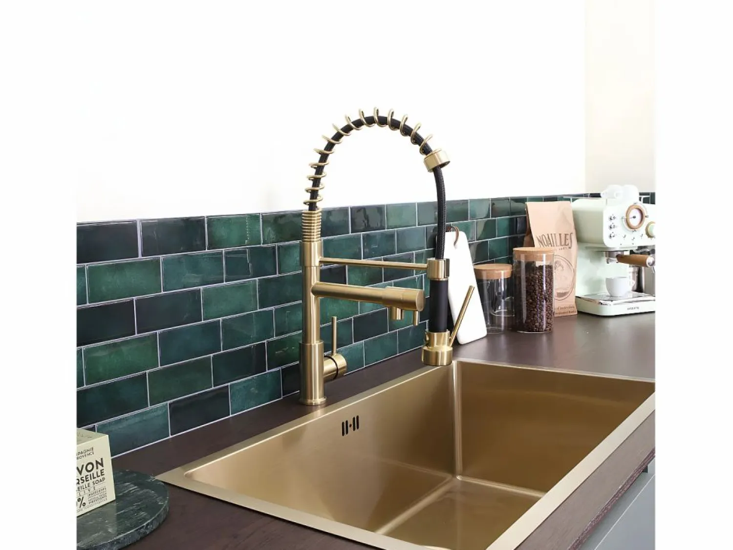 Online Essebagno Big Pro Mezclador de fregadero con rociador móvil oro cepillado Dorado