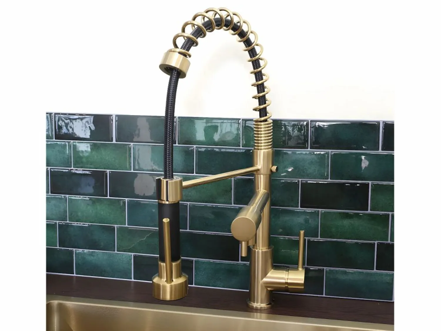 Online Essebagno Big Pro Mezclador de fregadero con rociador móvil oro cepillado Dorado