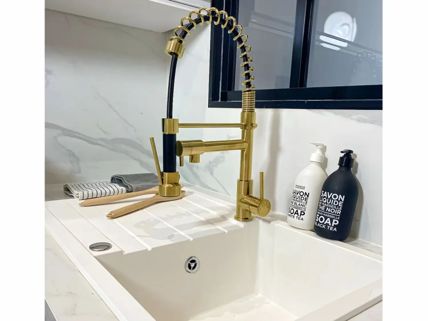 Online Essebagno Big Pro Mezclador de fregadero con rociador móvil oro cepillado Dorado