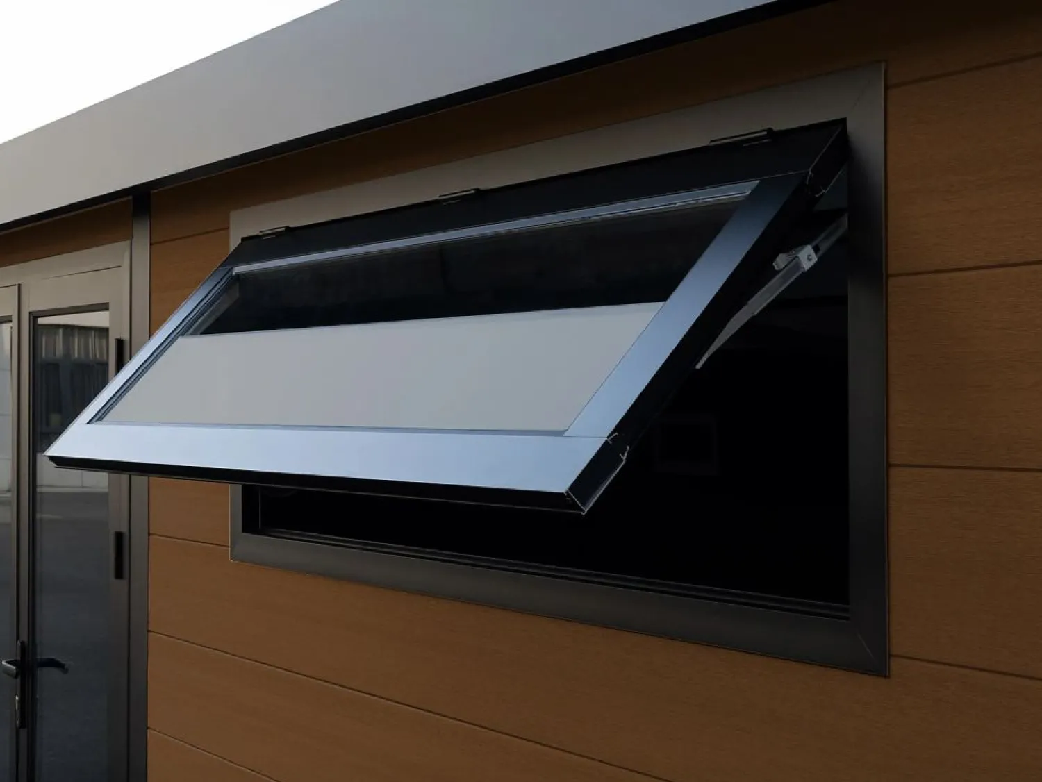 Vente-unique Caseta de jardín de madera compuesta 28 mm antracita o natural oscuro - 17,2 m² - HAZELTON