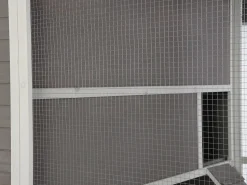 Vente-unique Gallinero de madera con cerca - 10 gallinas - Ancho 266 x Prof. 174 x A. 205 cm - Blanco - FERAS