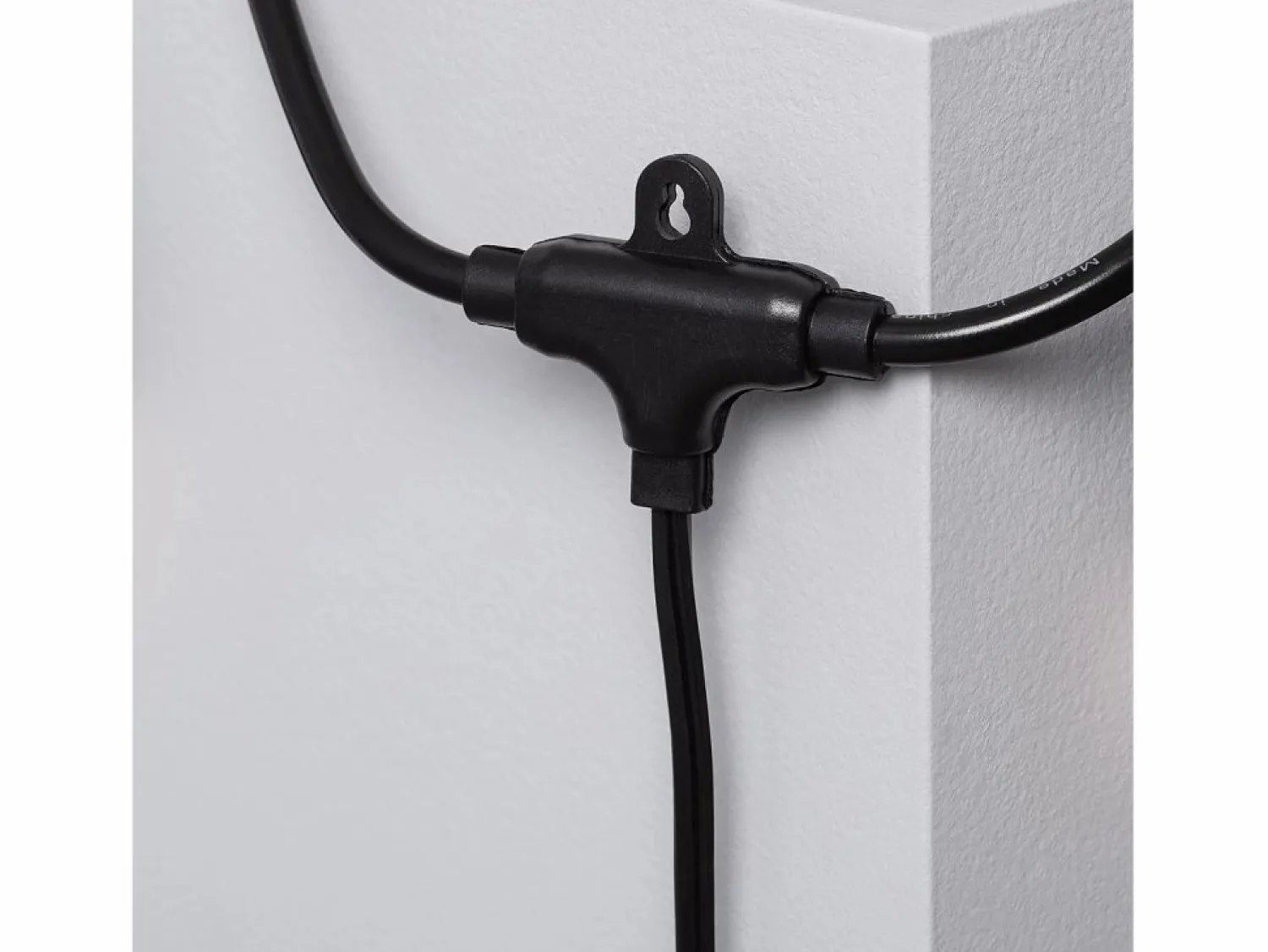 Ledkia Guirnalda Exterior con Bombillas LED E27 Filamento 5.5m IP65 Negro 2700K Cálido