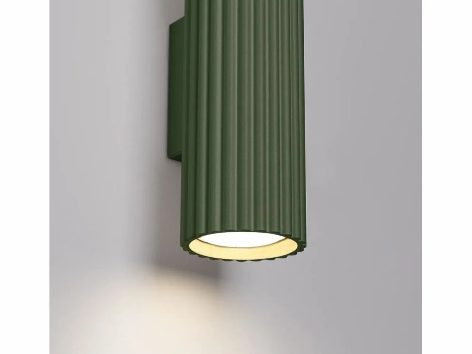 Hot Lámpara de pared Gloow minimalista de aluminio - 2 fuentes luminosas 4000K - L.6,5 x A.20 cm - oliva Aplique Para Pared