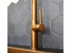 Essebagno Magneto Mezclador de fregadero con rociador móvil en cobre cepillado