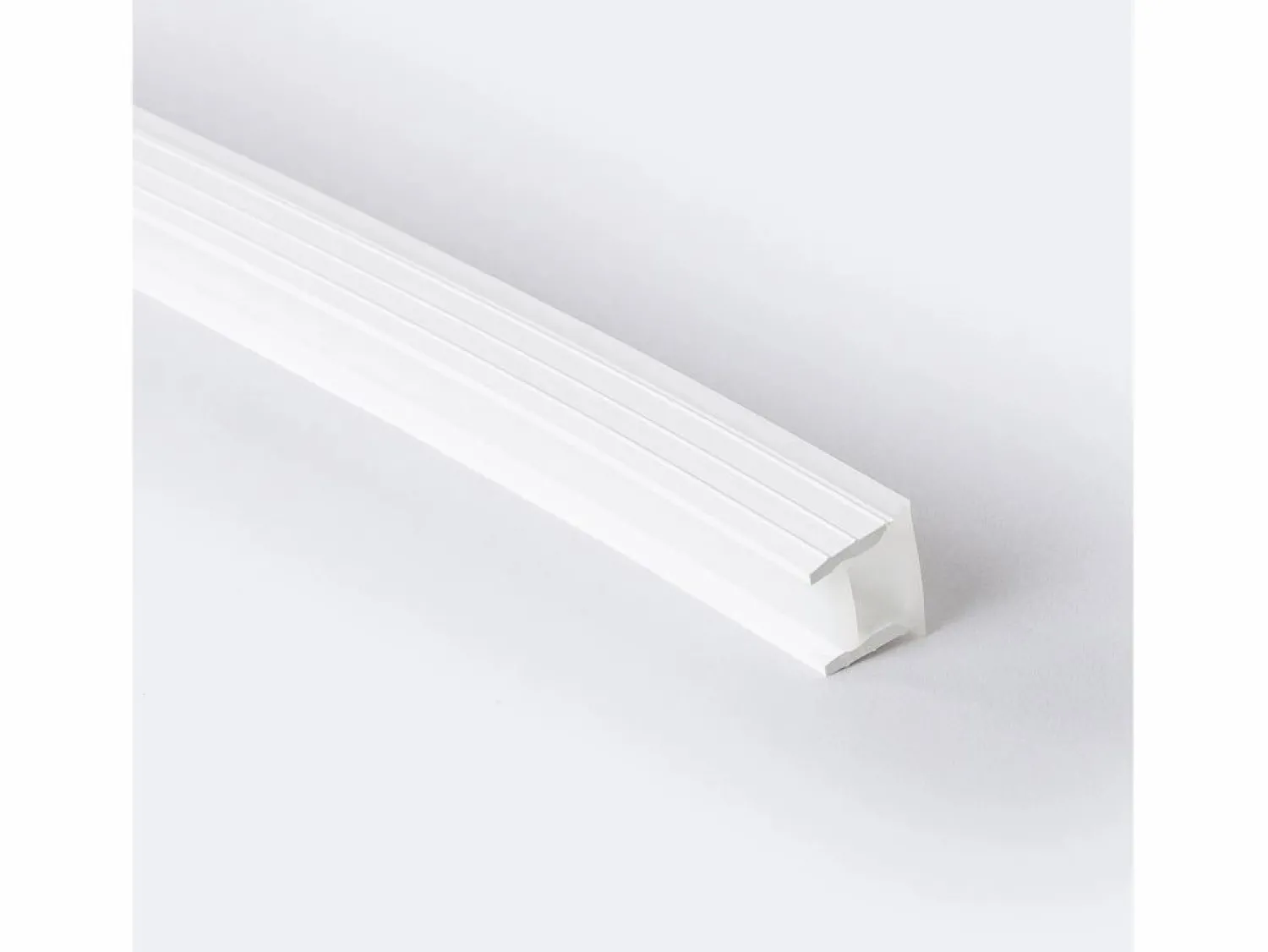 Ledkia Perfil Neón SFLEX 20x16 Superficie/Empotrable Curva Vertical para Tira LED IP20 hasta 12 mm 2 m