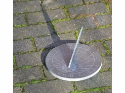 ESSCHERT DESIGN Reloj de sol en esquisto