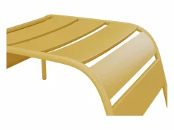 MYLIA Silla baja jardín apilable + reposapiés de metal - Amarillo - MIRMANDE de Mostaza
