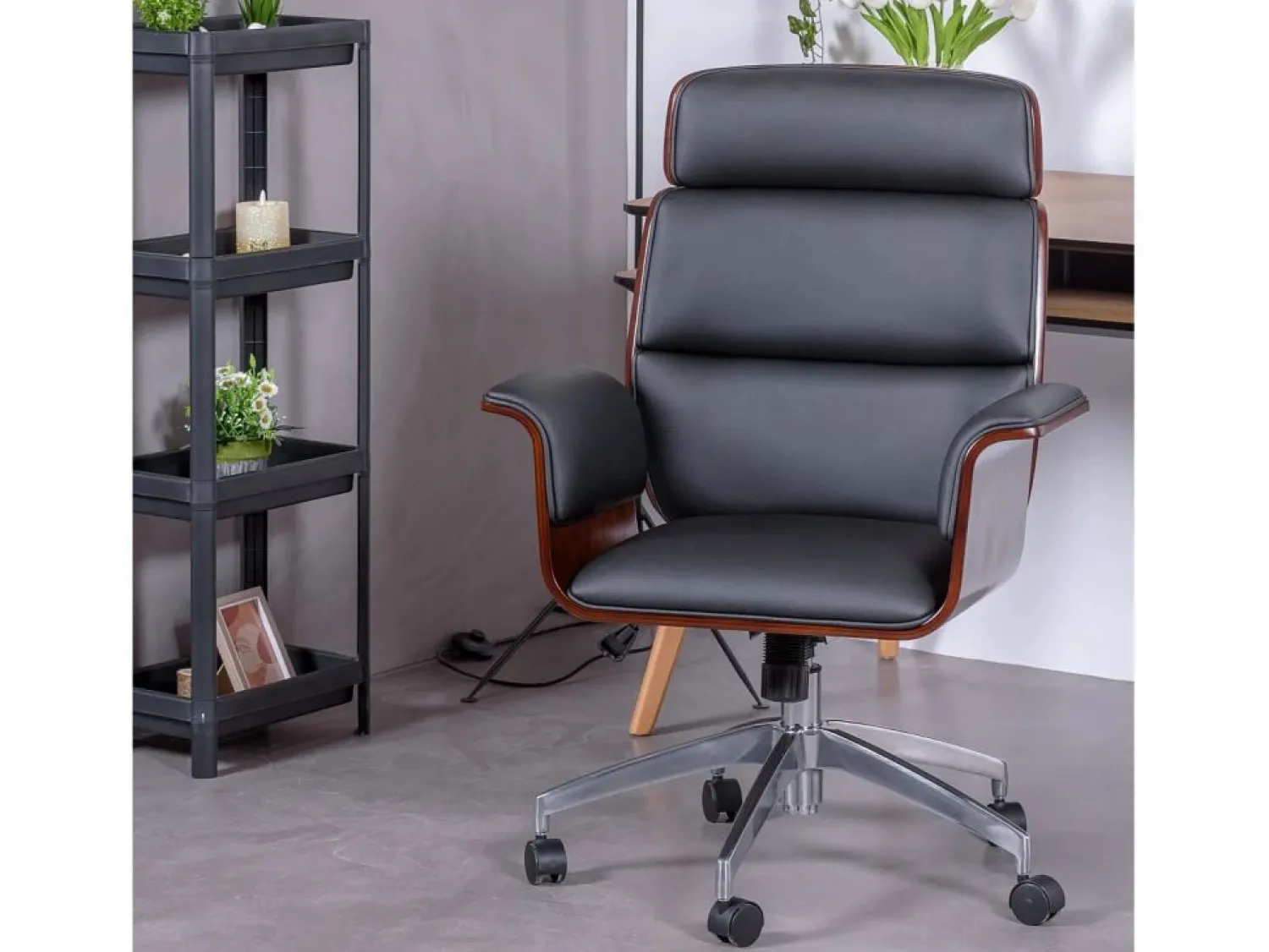 Nest Dream Silla de oficina para ejecutivos en madera oscura de nogal y tapizada en polipiel - Nordic S -